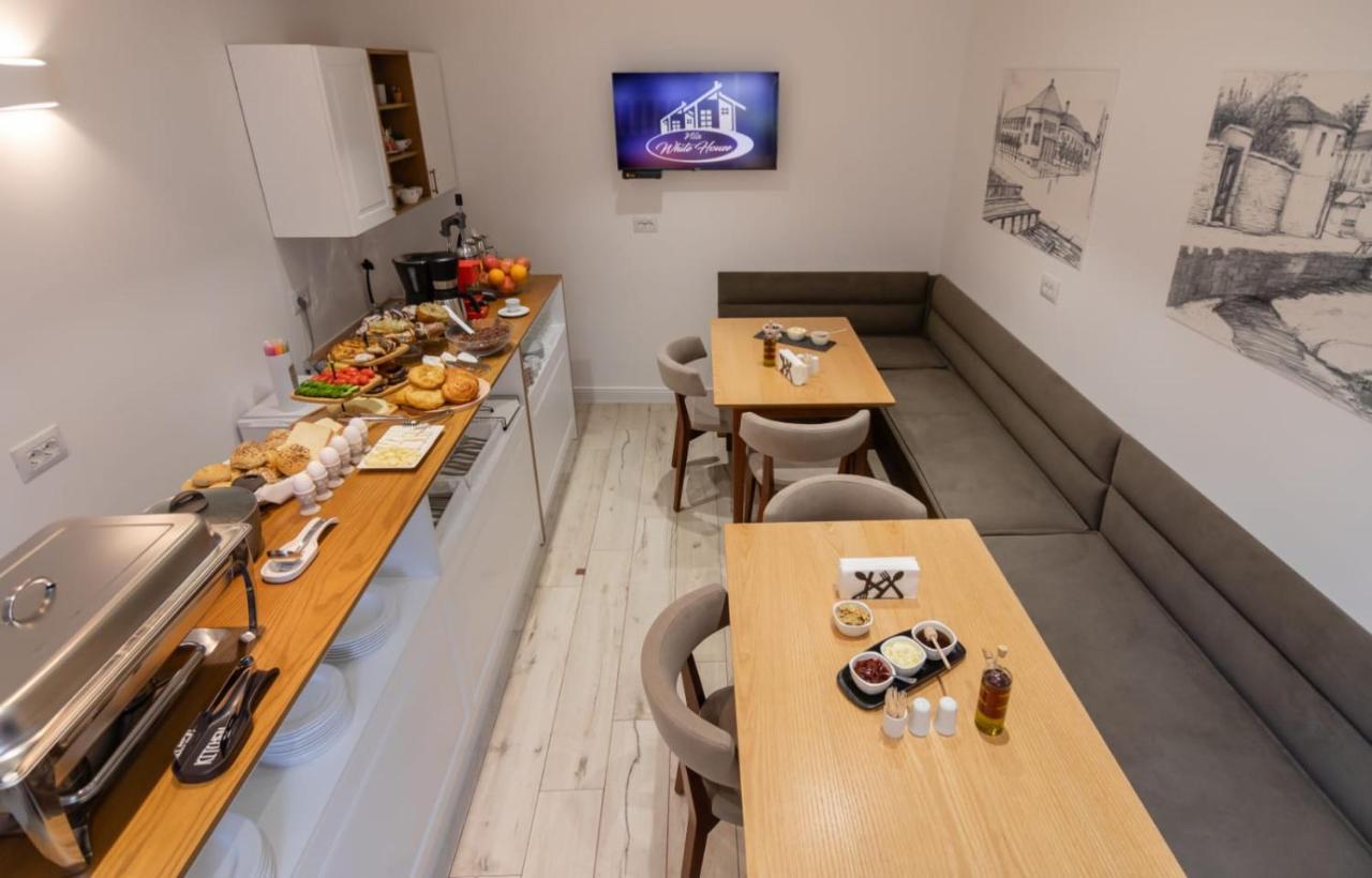 Vila White House Korce