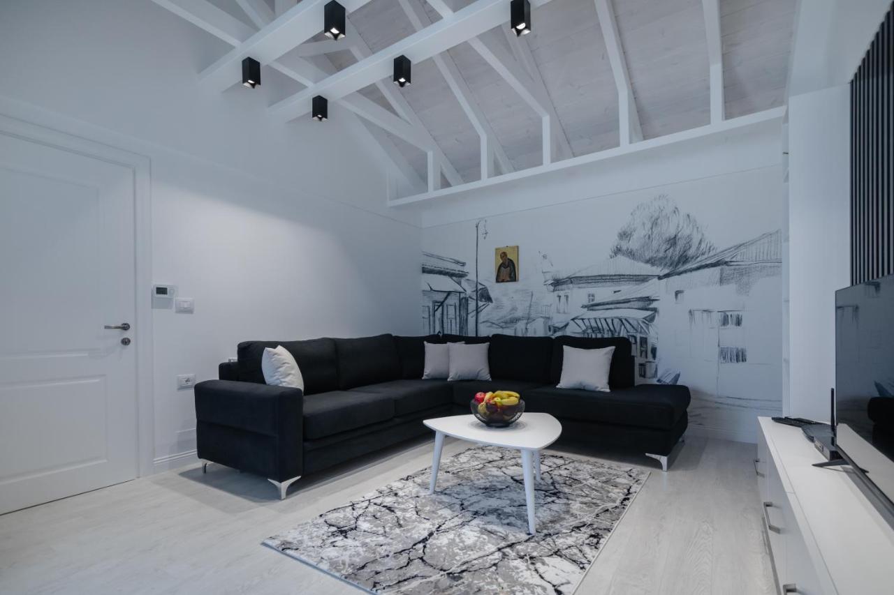 Vila White House